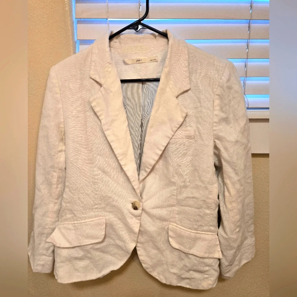 White linen blazer by Gibson - Picture 1 of 2